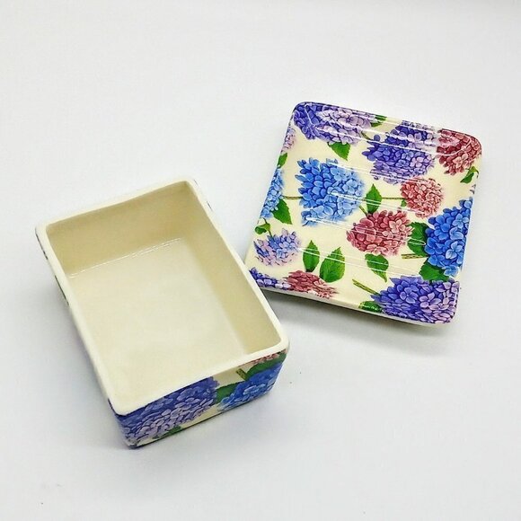 Shannonbridge Potteries Ireland Hydrangea Ceramic Covered Dish - Picture 3 of 5